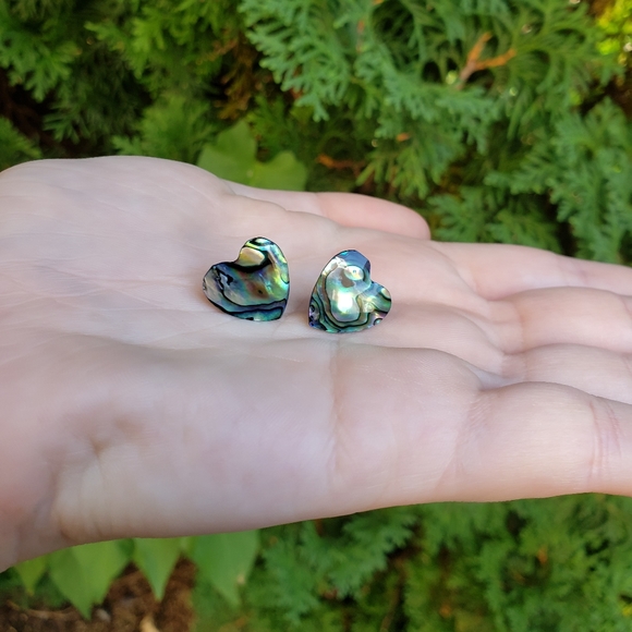NWOT Genuine Abalone Shell Heart Earrings - Picture 3 of 6